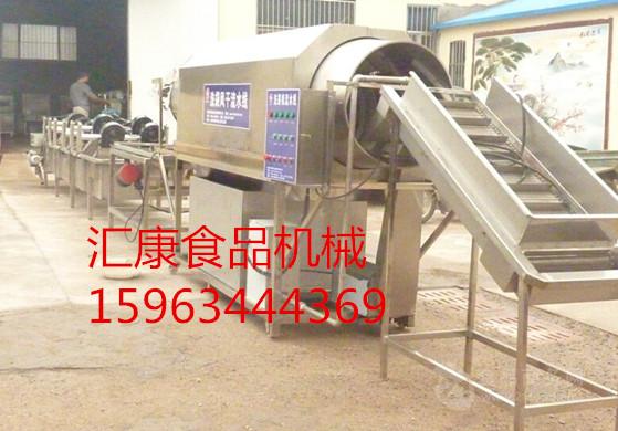 葡萄干清洗机,新疆葡萄清洗机机架采用优质sus304不锈钢制作,运行平稳、使用寿命长等特点,符合食品卫生要求。设备中设有气泡发生装置,使物料呈翻滚状态,去除产品表面农残的功效,同时可加入适量的药剂,进行消毒固色。漂浮物可以从溢流槽溢出,沉淀物从排污口排出,以达到清洗的目的。具有洗净高、节能、节水、设备稳定可靠等特点。操作简单,维修方便、方便连线。葡萄干清洗机,新疆葡萄清洗机广泛用于清洗菜叶类、食用菌类水果、海产品和中草药类等各类农副产品。是当今蔬菜加工、食品、餐饮等行业的先进设备,符合国家食品出口标准;流