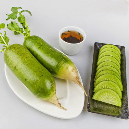 青萝卜:绿色的食物可养肝